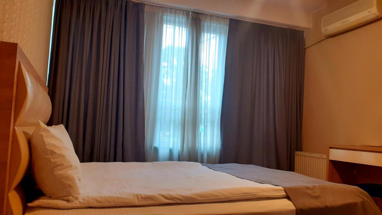 Hotel Lile Tbilisi Exterior foto